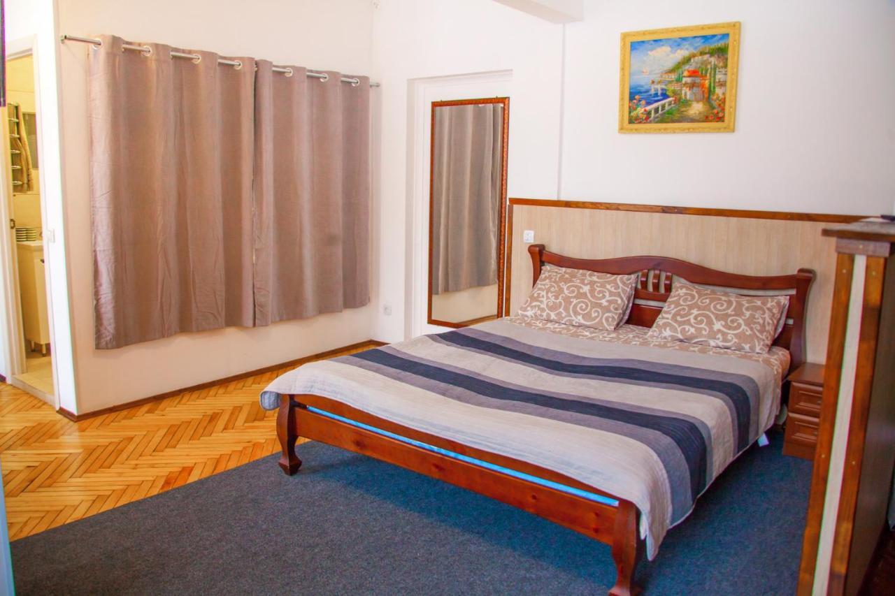 Art Apartment Ternopil Ngoại thất bức ảnh